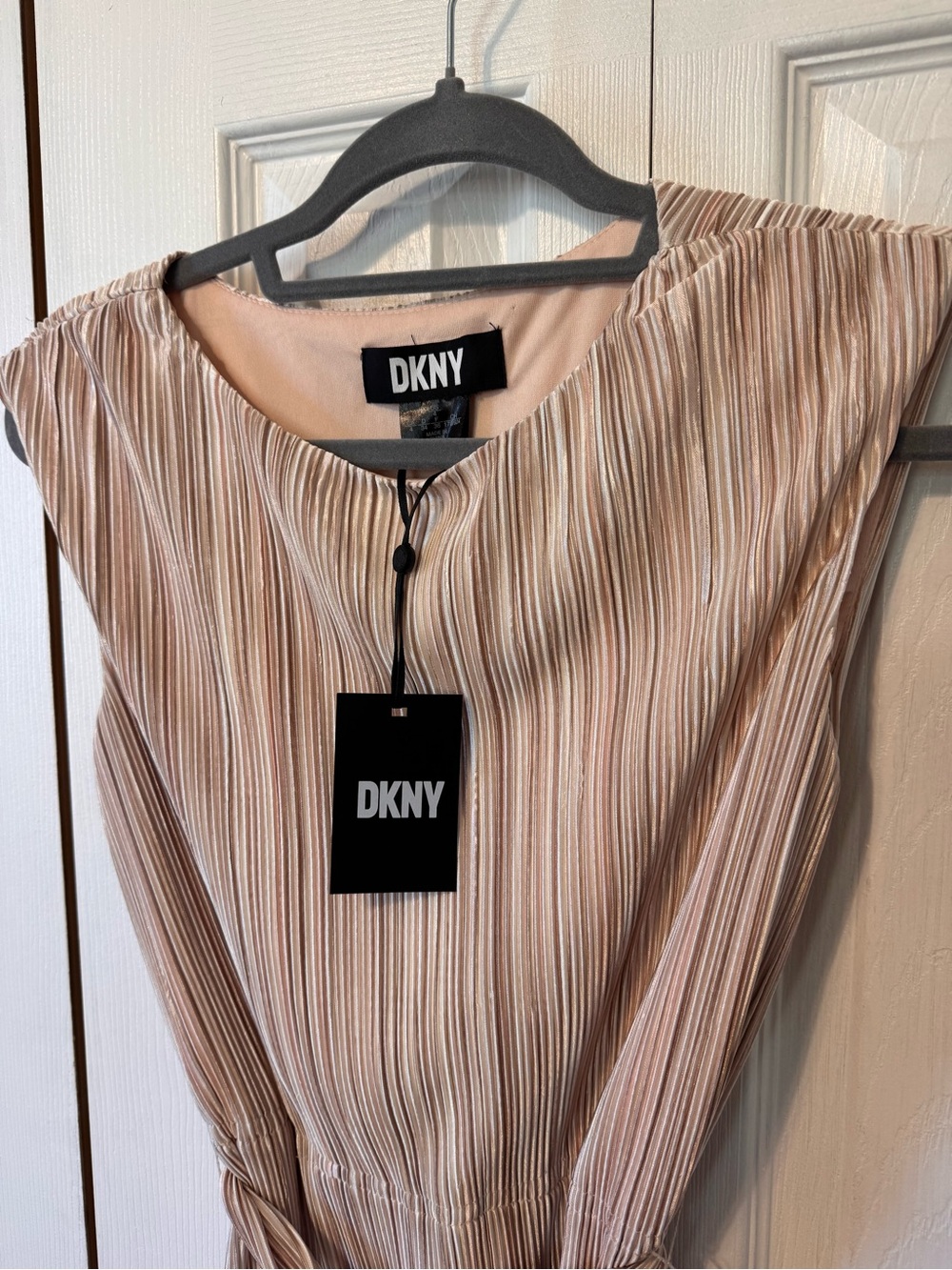 DKNY NWT Beige Taupe Pleated Midi Dress Removable Waist Tie 2 Small flaws Size 4 - Picture 3 of 16